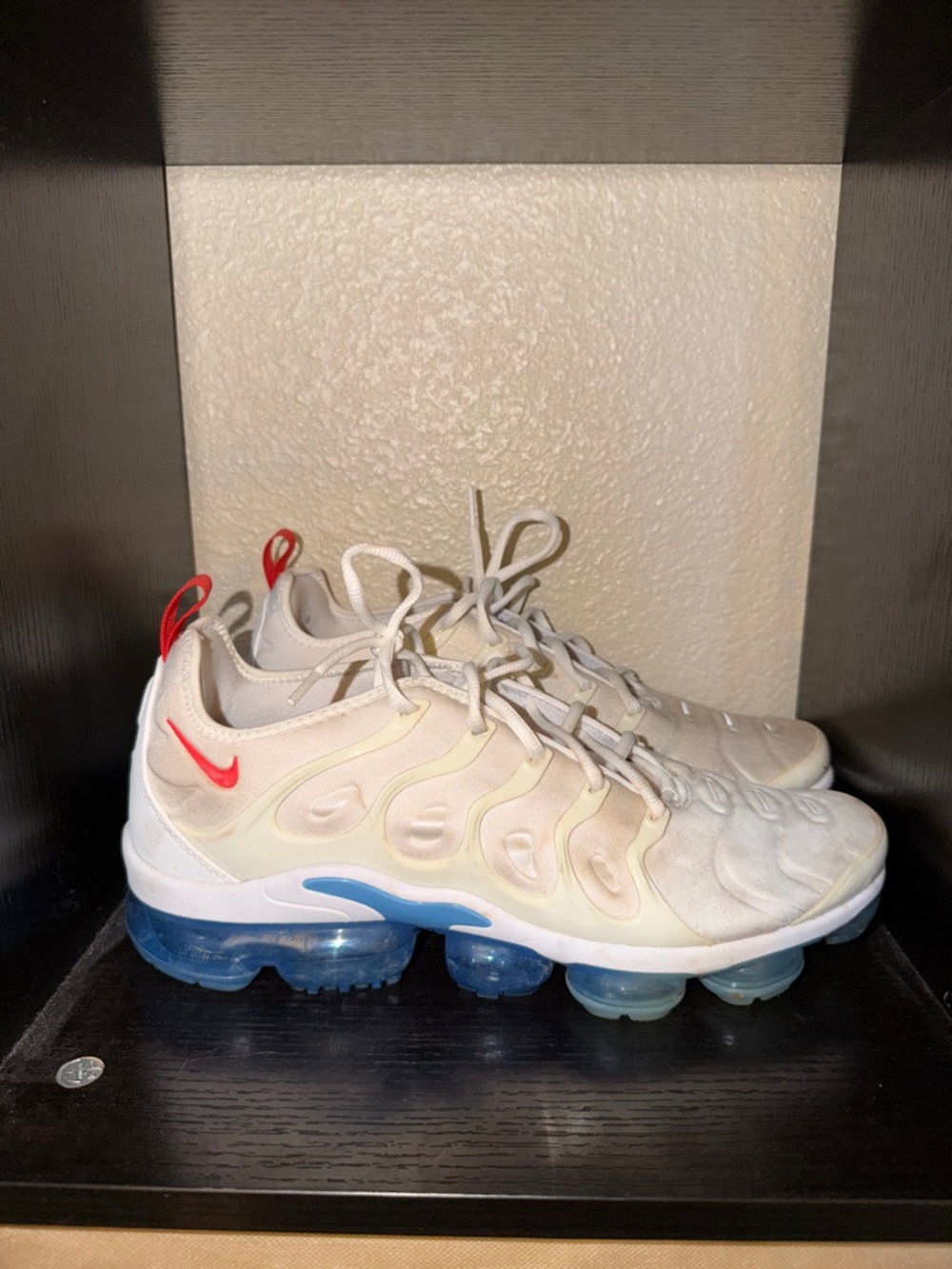 Nike White Sneakers with Blue VaporMax Sole and Red Swoosh